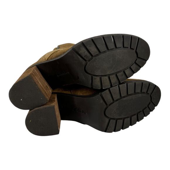 Clarks Malvet Doris Brown Suede Boots 8.5 Moto Buckle Stacked Heel Ankle Fall - Picture 6 of 7